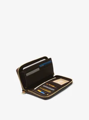 Logo Continental Wristlet